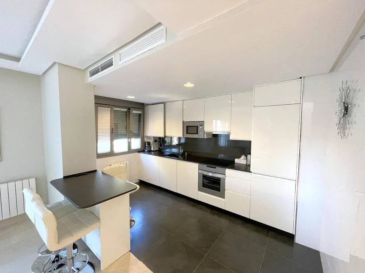 Brand New Modern 2 Bdrms Duplex Penthouse . Sea Views. 3 Min Walk To Beach! Apartment Benalmadena